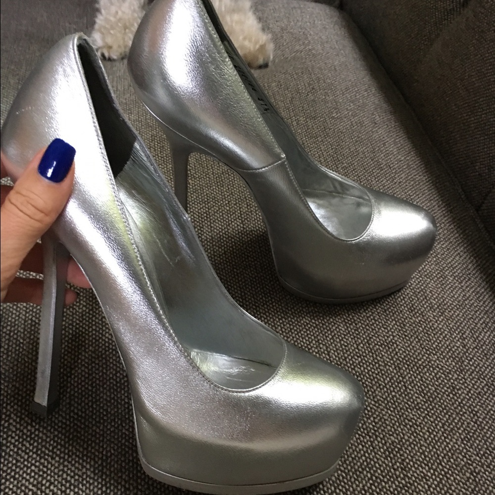 Yves Saint Laurent Tribute pump 37.5